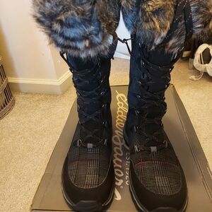 Eddie Bower Solstice II Boot.  Women's Raven. Size 8